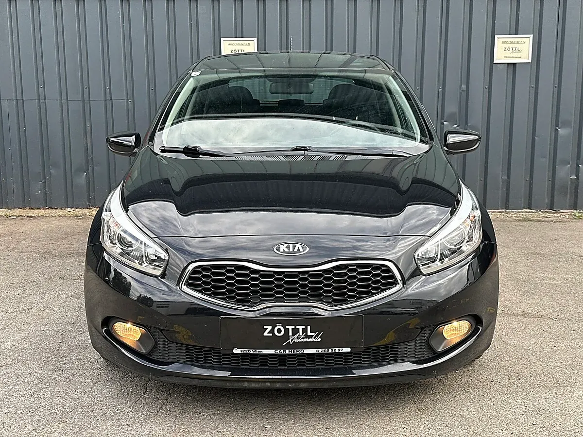 Kia Ceed 2012 photo 2