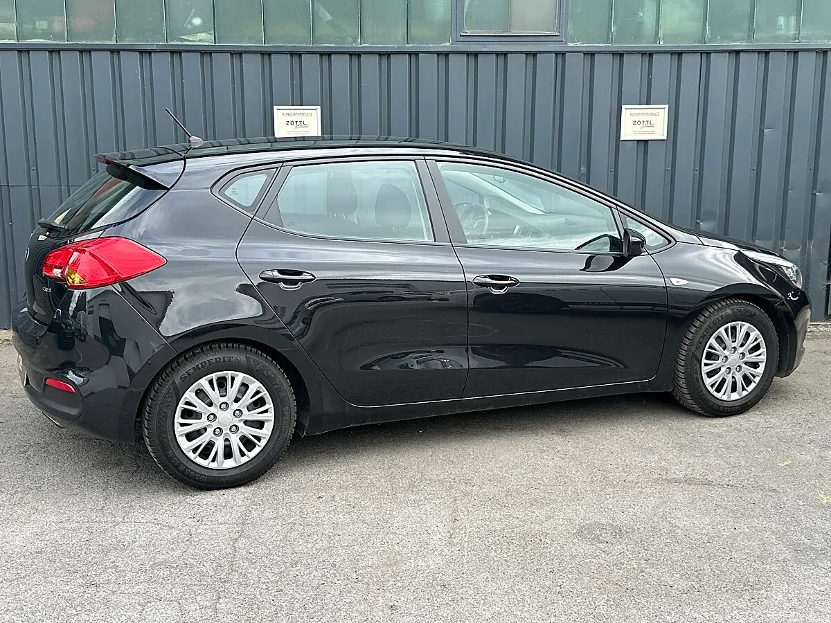 Kia Ceed 2012 photo 3