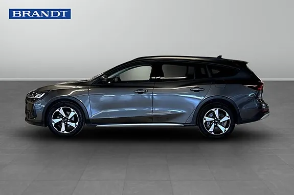 Ford Focus 2023 photo 3