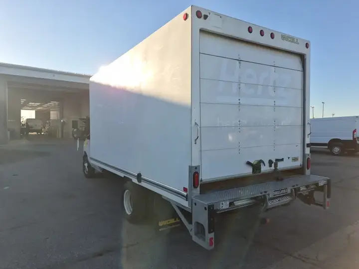 Ford E-Series Van 2023 photo 2