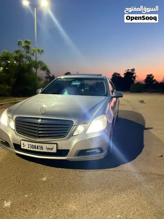 Mercedes-Benz E-Class 2011 photo 2