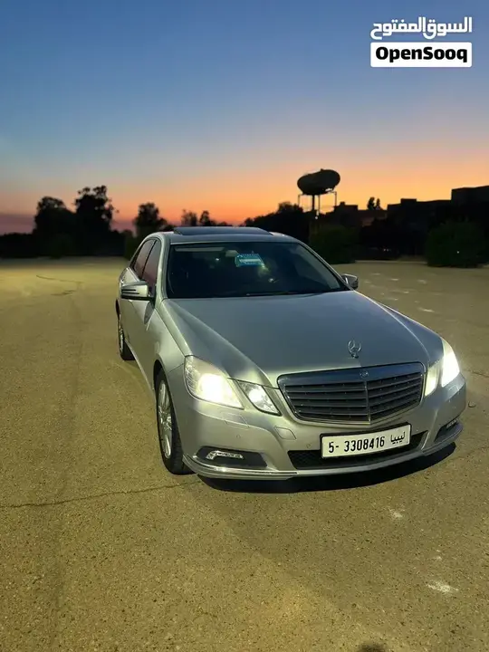 Mercedes-Benz E-Class 2011 photo 4