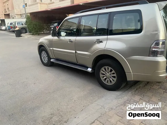 Mitsubishi Pajero 2013 photo 3