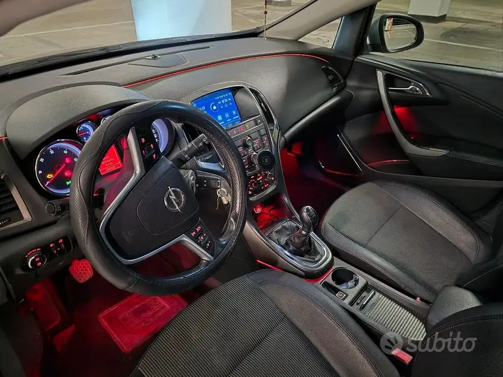 Opel Astra 2010 photo 5