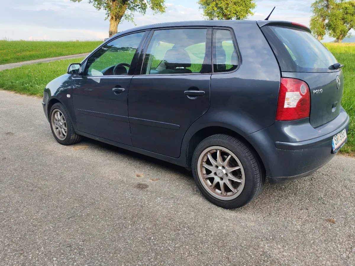 Volkswagen Polo 2002 photo 2