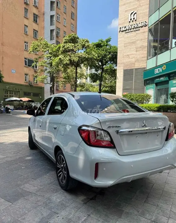 Mitsubishi Attrage 2023 photo 2
