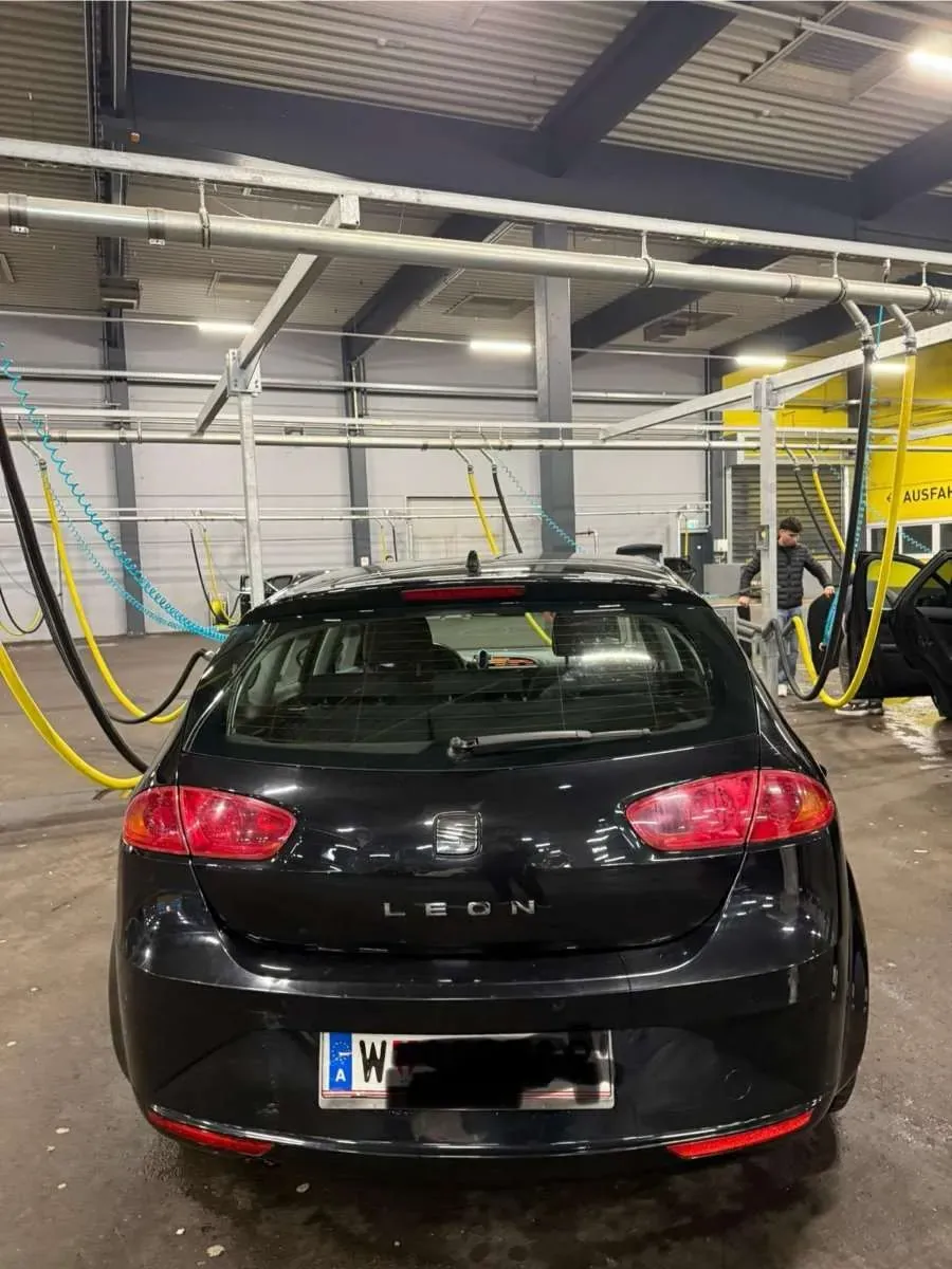 Seat Leon 2012 photo 2