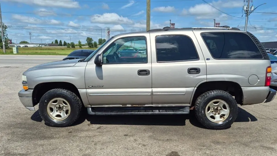 Chevrolet Tahoe 2000 photo 2