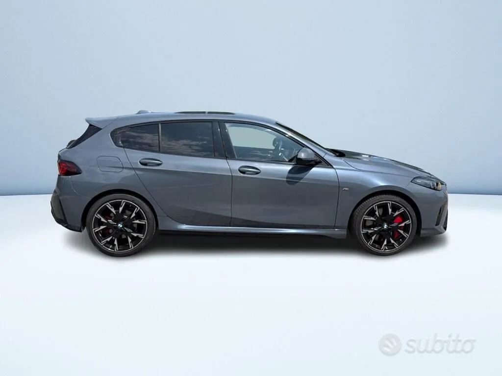BMW 1 Series 2025 photo 4