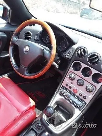 Alfa Romeo Spider 2004 photo 5