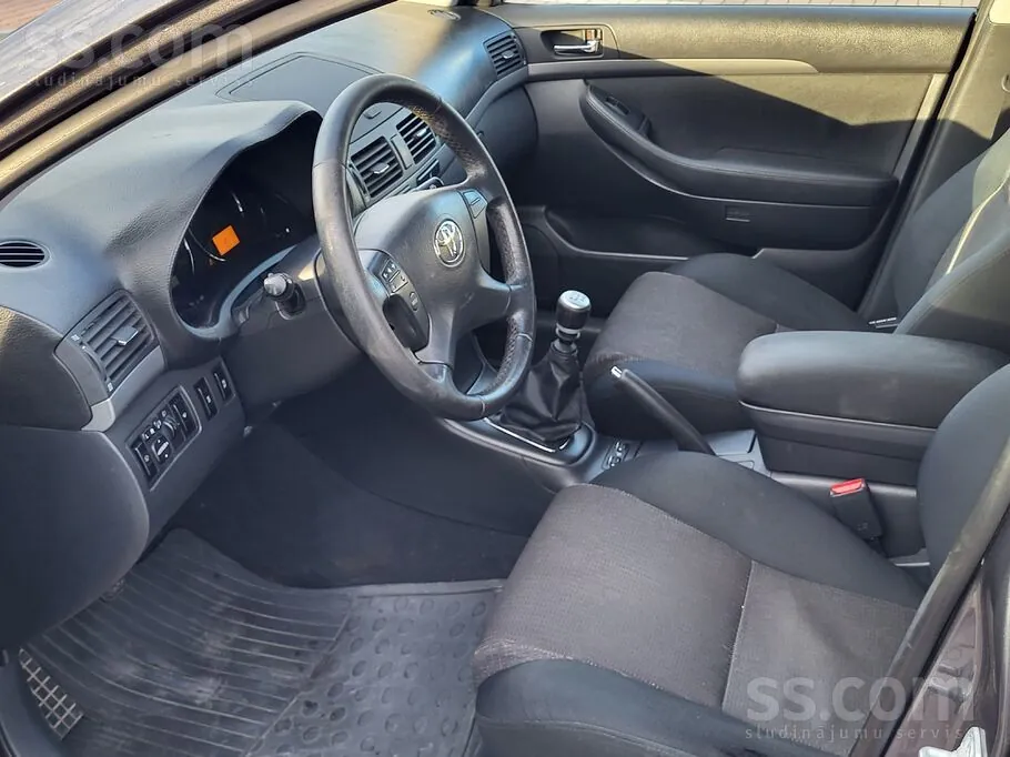 Toyota Avensis 2006 photo 5