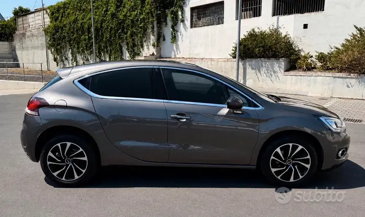 DS Automobiles Ds 4