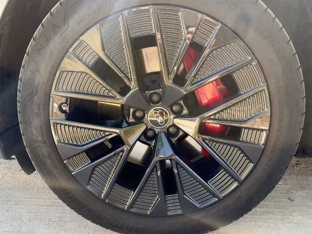 Audi Q8 2022 photo 3