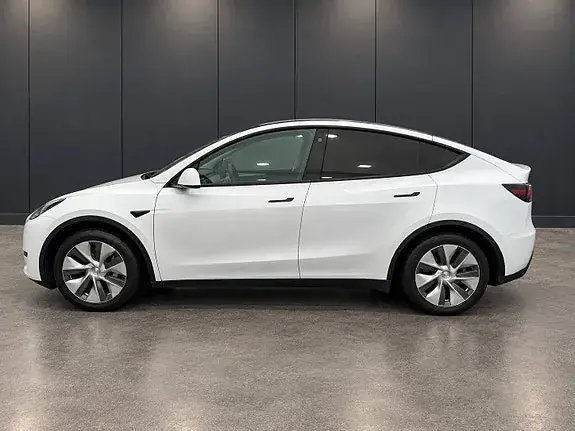 Tesla Model Y 2023 photo 4