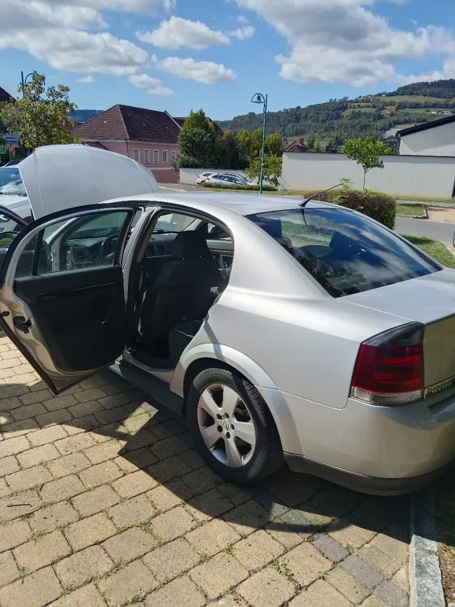 Opel Vectra 2004 photo 3