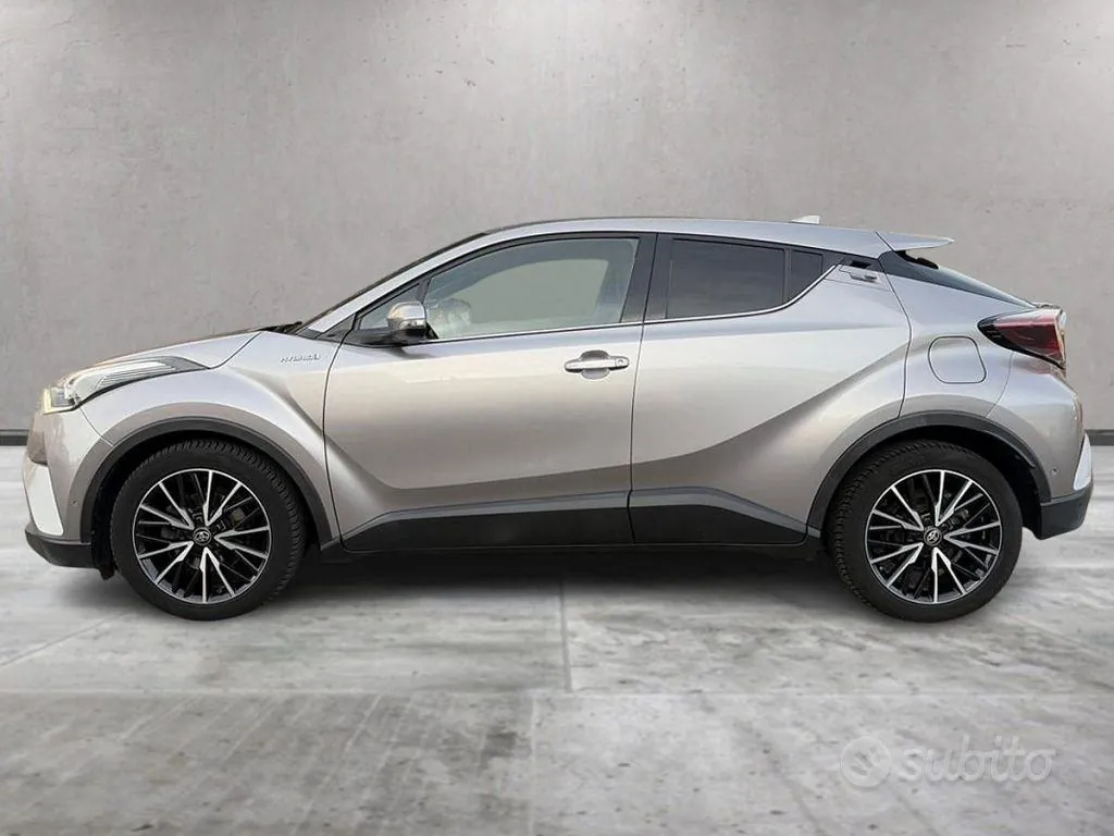 Toyota C-Hr 2018 photo 3