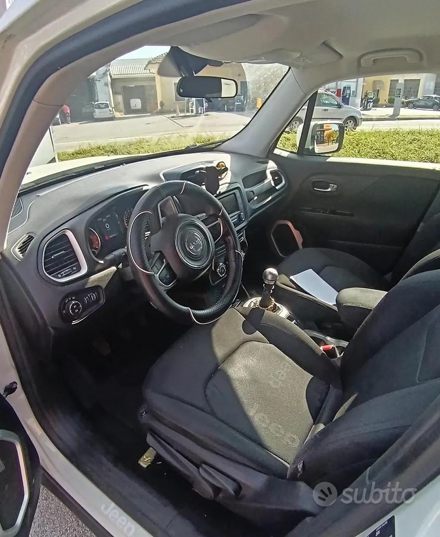 Jeep Renegade 2015 photo 5