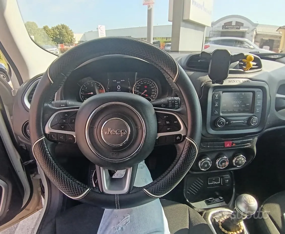 Jeep Renegade 2015 photo 4