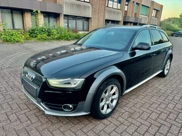 Audi A4 2012 photo 2
