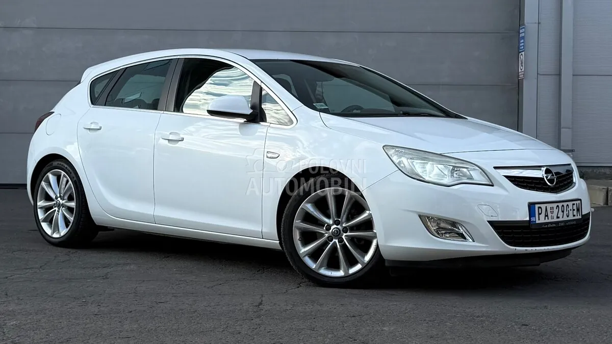Opel Astra J
