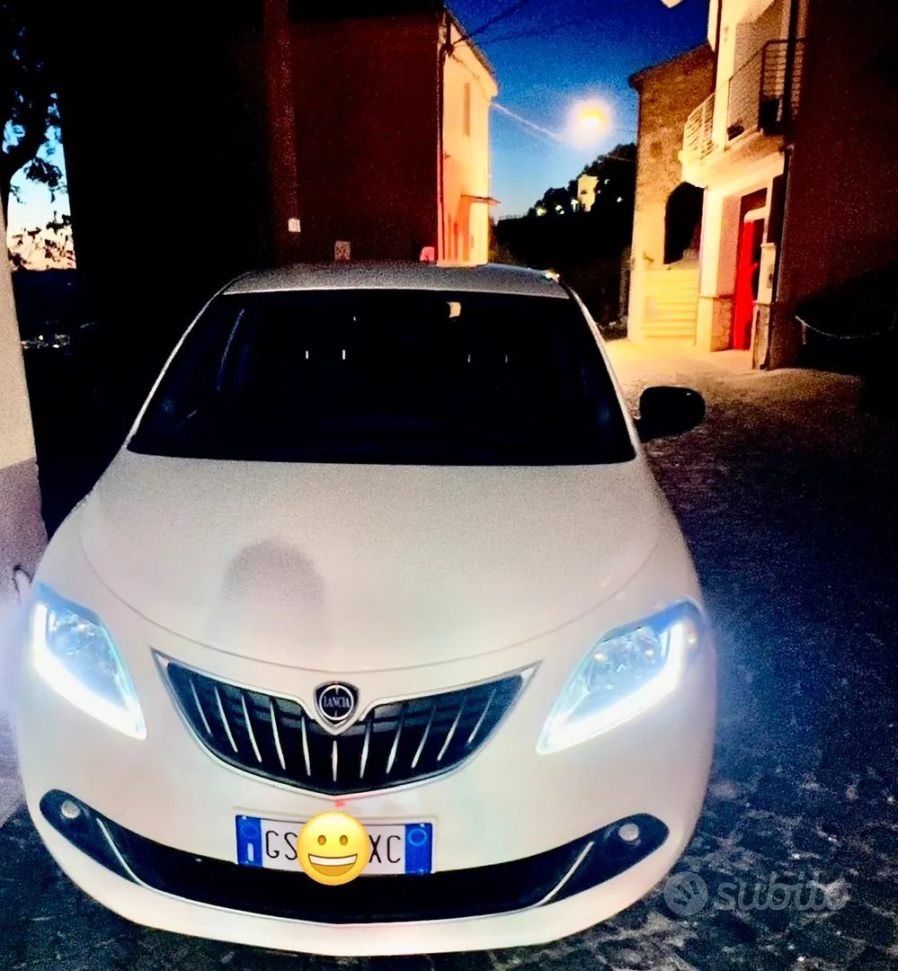 Lancia Ypsilon