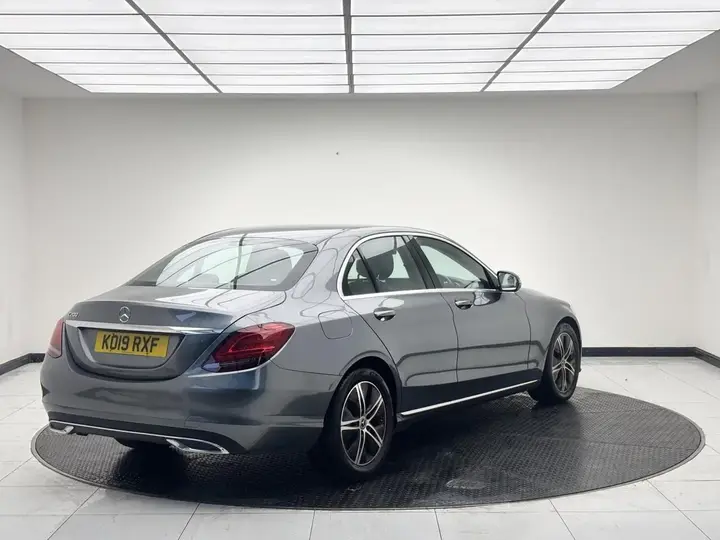 Mercedes-Benz C-Class 2019 photo 4