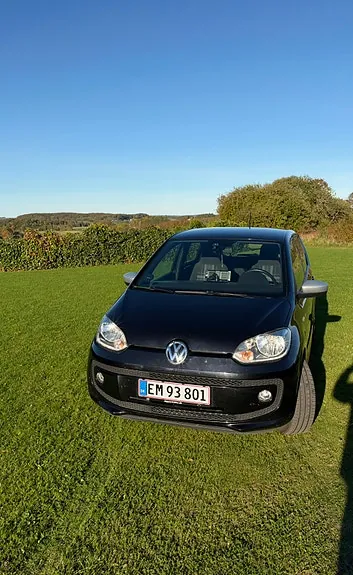 Volkswagen Up 2015 photo 2