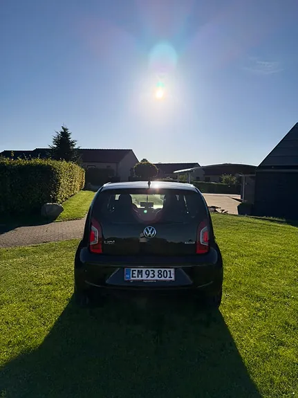 Volkswagen Up 2015 photo 4