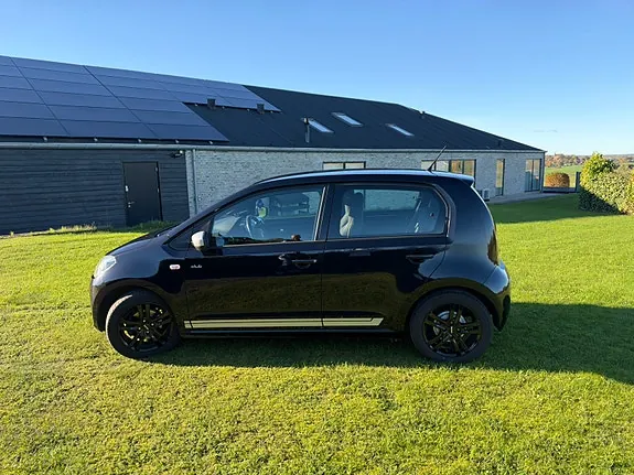 Volkswagen Up 2015 photo 3