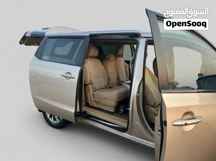 Kia Carnival 2017 photo 2