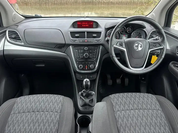 Vauxhall Mokka 2015 photo 2