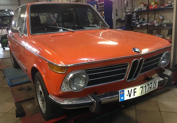 BMW 2002 1972 photo 2