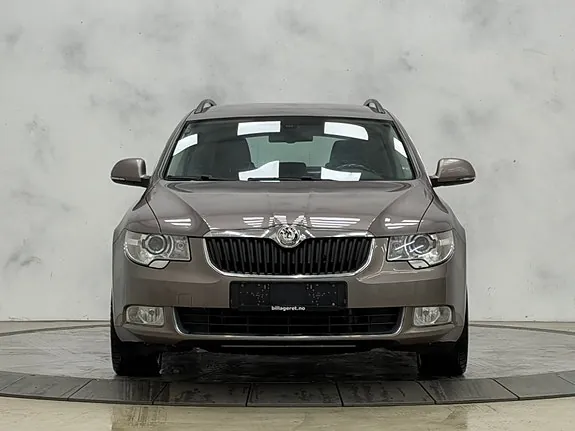 Skoda Superb 2011 photo 3