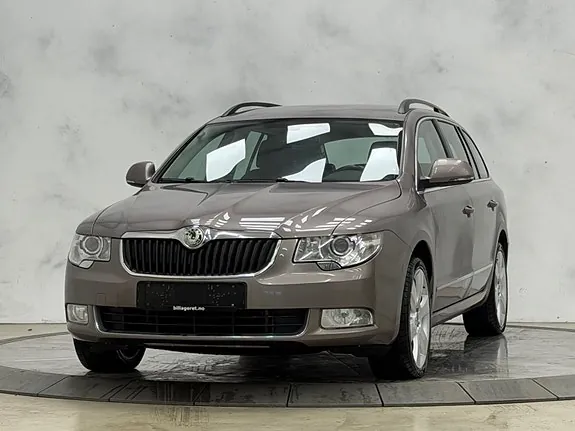 Skoda Superb 2011 photo 2