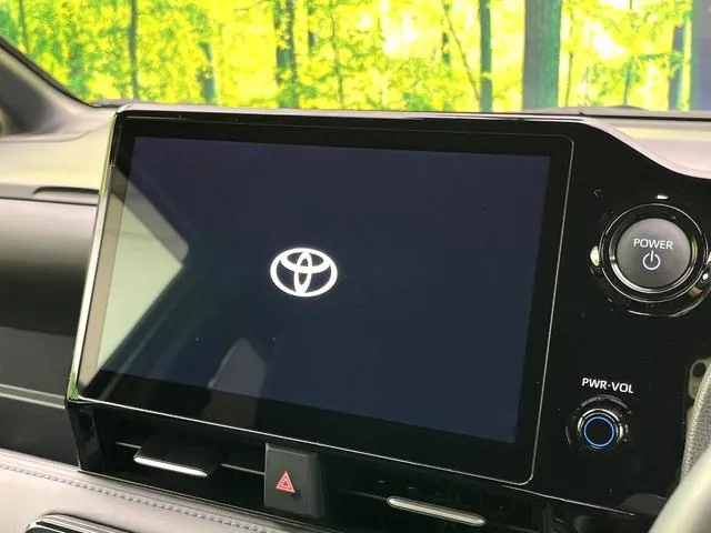 Toyota Voxy 2025 photo 4