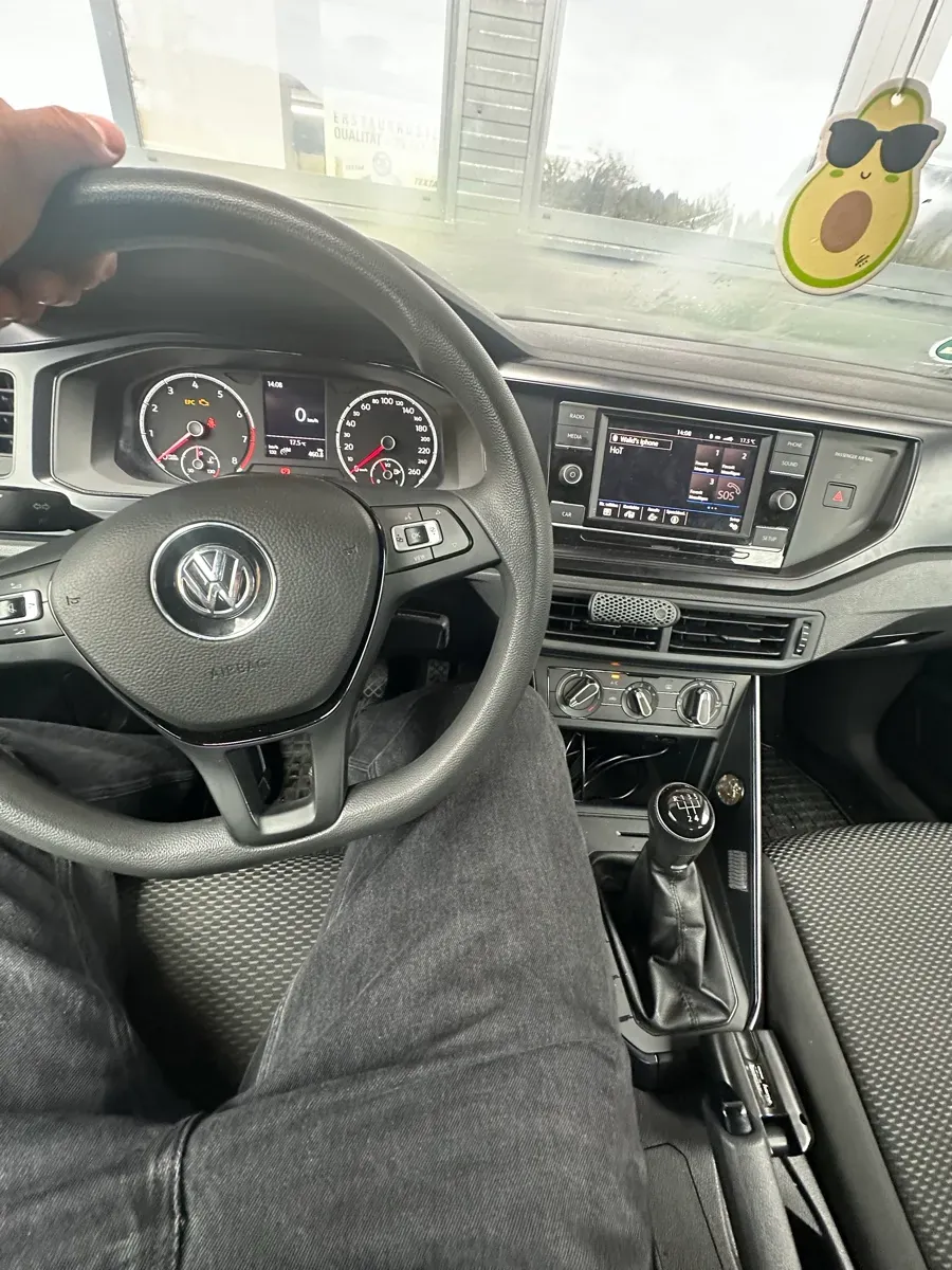 Volkswagen Polo 2018 photo 2
