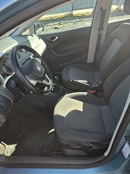 Seat Ibiza 2011 photo 4