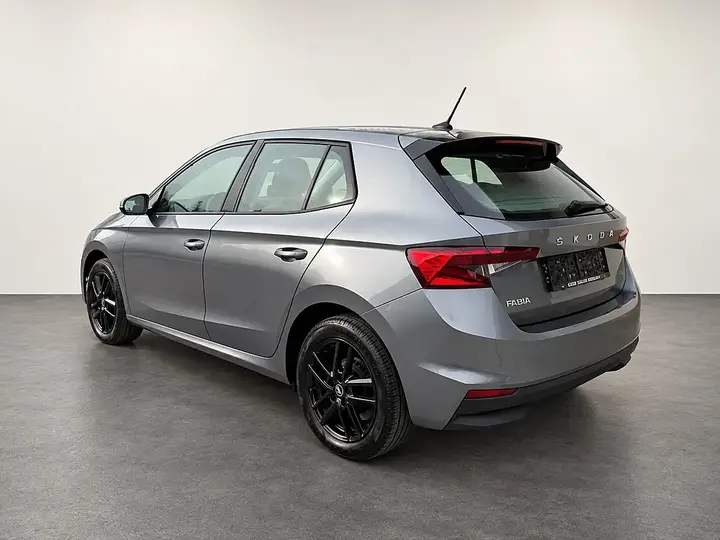 Skoda Fabia 2022 photo 3