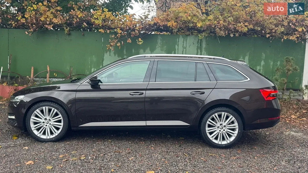 Skoda Superb 2022 photo 2