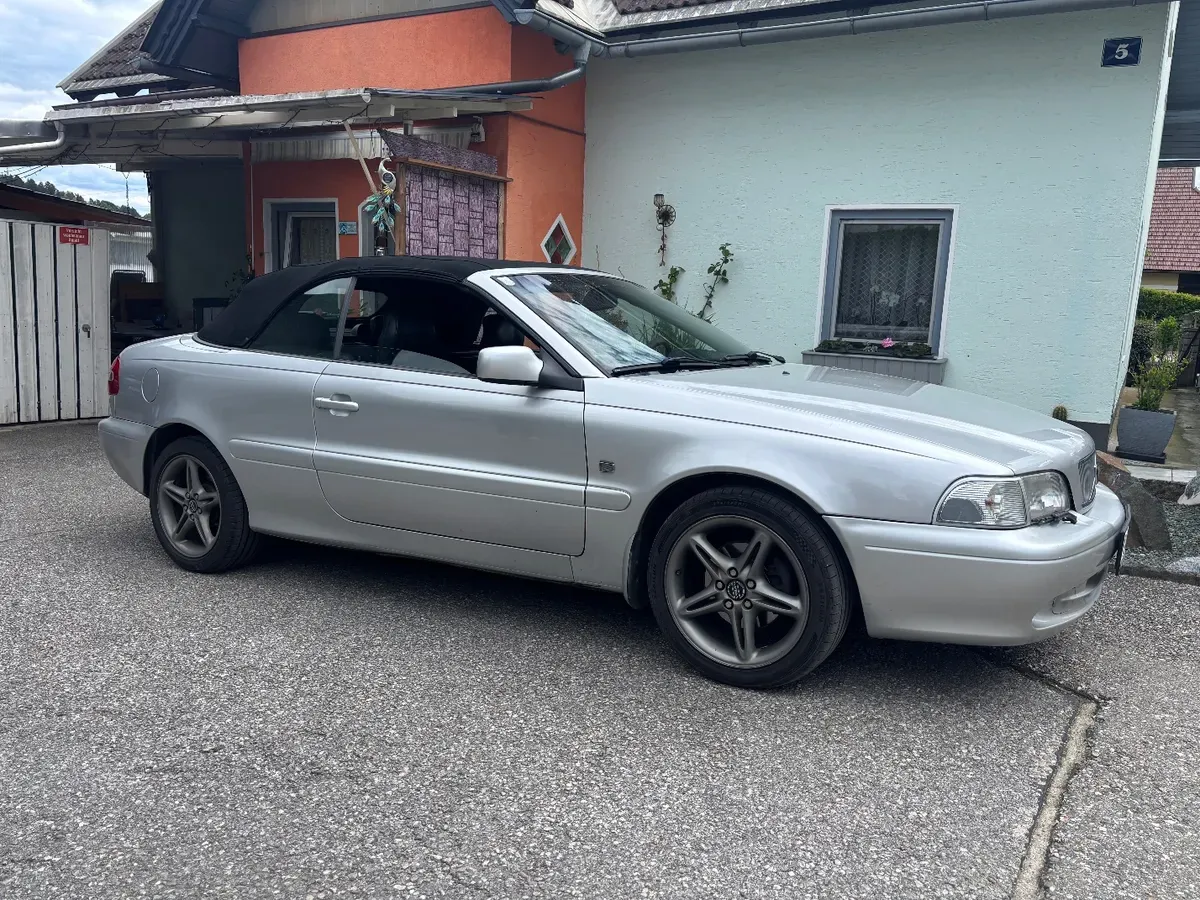 Volvo C70 2000 photo 2