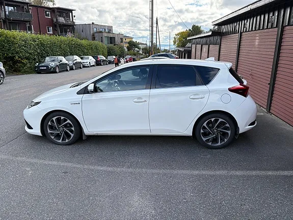 Toyota Auris 2015 photo 3