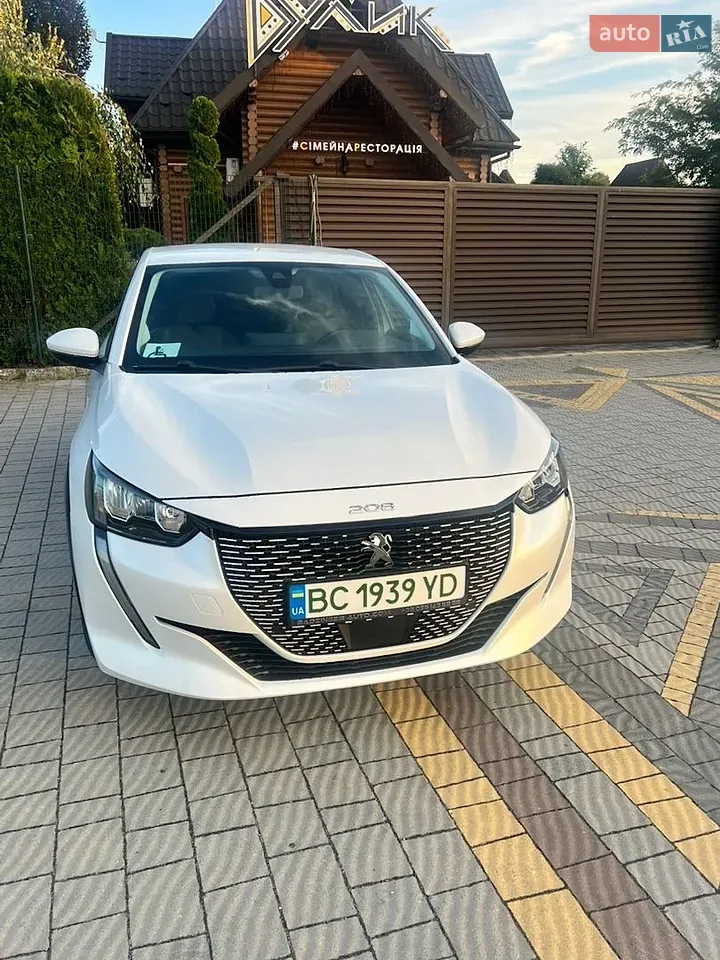 Peugeot E-208 2020 photo 5