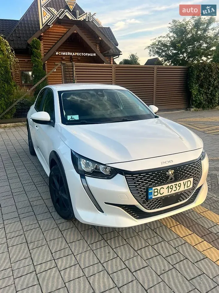 Peugeot E-208 2020 photo 2