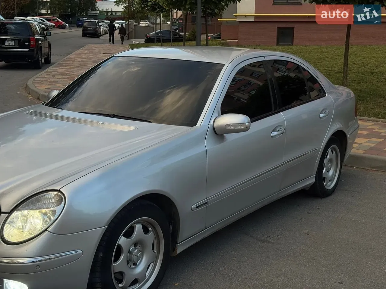 Mercedes-Benz E-Class 2005 photo 3