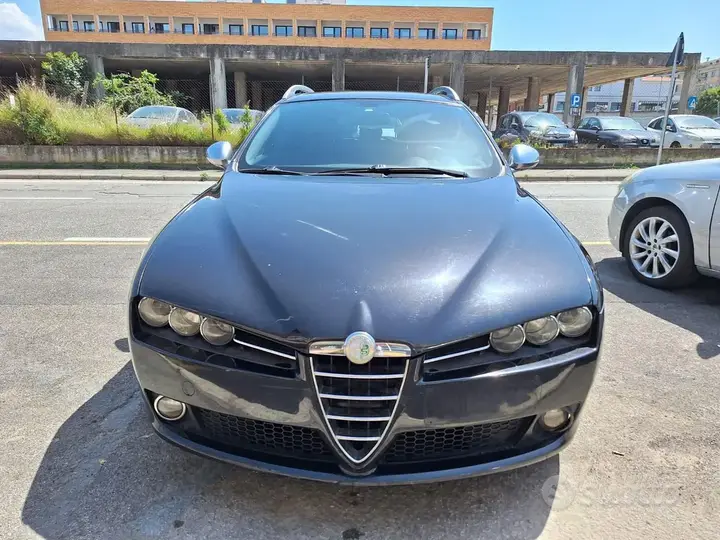 Alfa Romeo 159 2011 photo 2