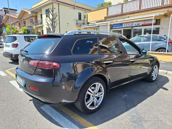 Alfa Romeo 159 2011 photo 4