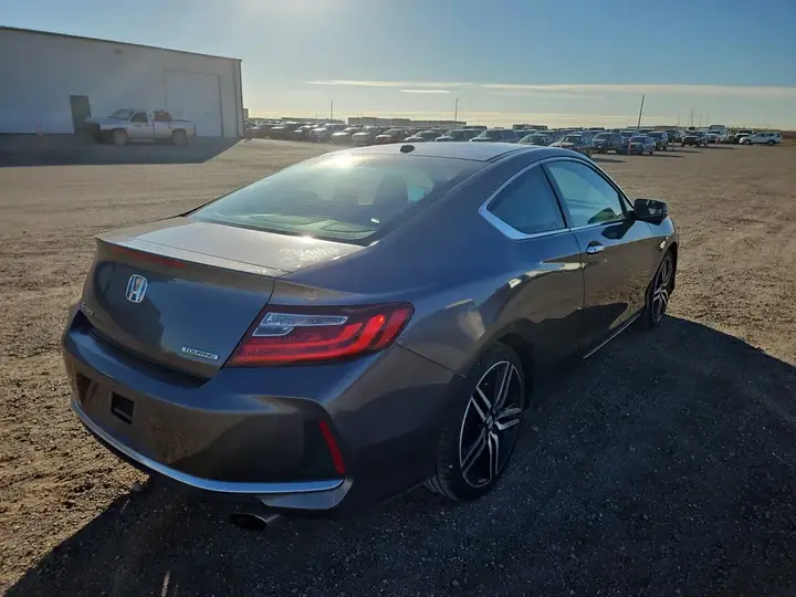 Honda Accord 2017 photo 4