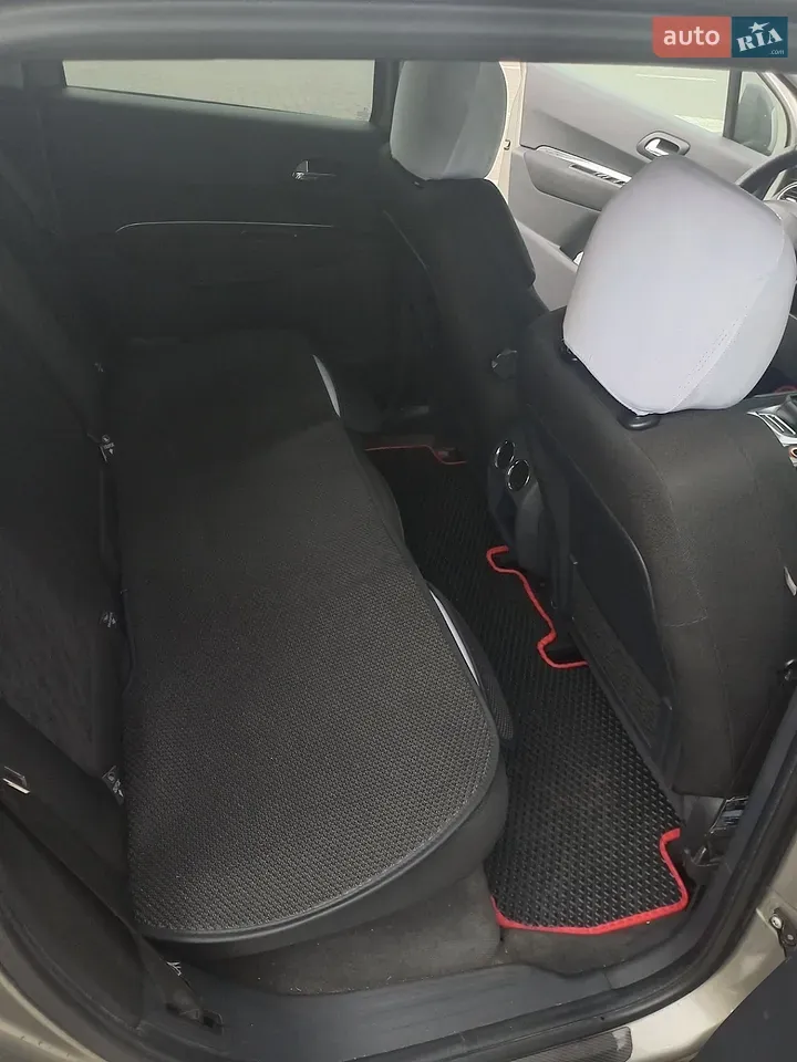 Peugeot 3008 2009 photo 5