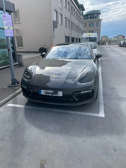 Porsche Panamera Turbo S 2018 photo 2