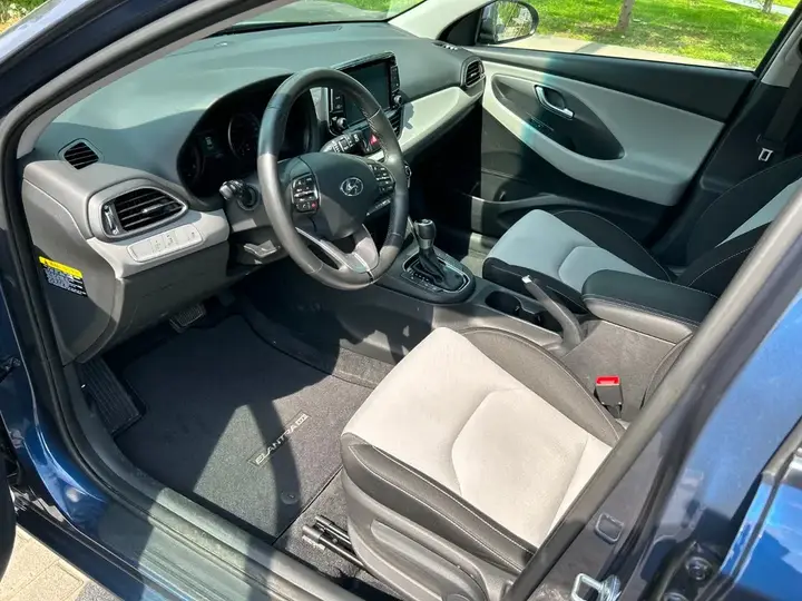 Hyundai Elantra 2018 photo 5